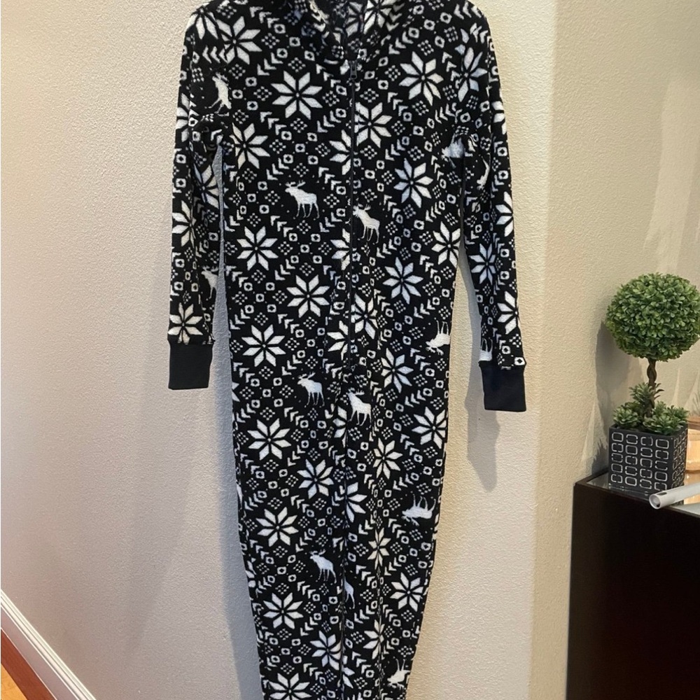 Abercrombie Black and White Snowflake Onesie